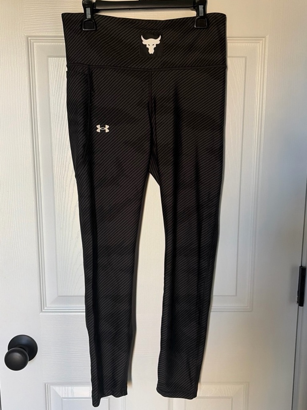 Under Armour Black Women’s Performance Leggings with Logo Detail